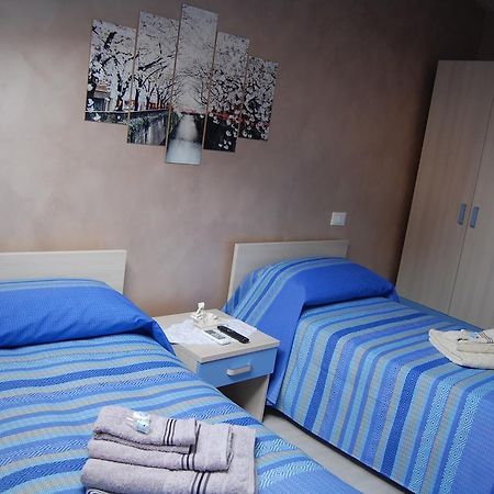 Готель Emily House Montecerboli Екстер'єр фото