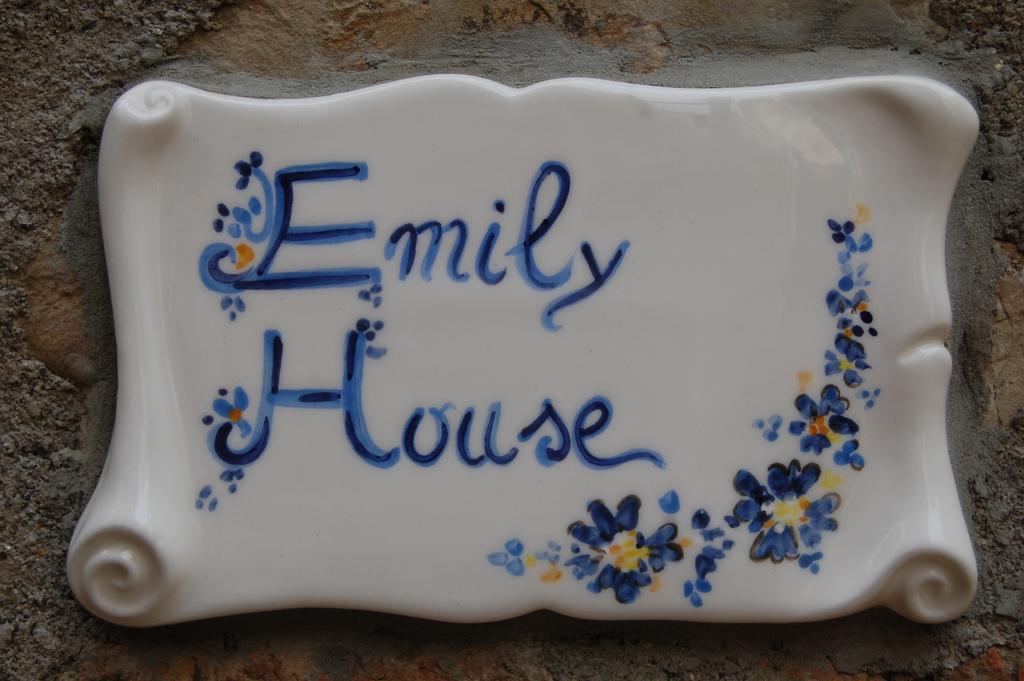 Готель Emily House Montecerboli Екстер'єр фото