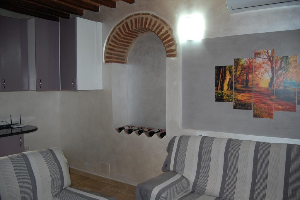 Готель Emily House Montecerboli Екстер'єр фото