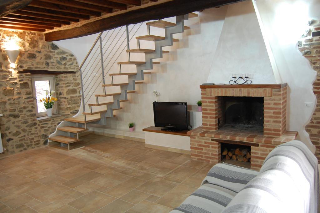 Готель Emily House Montecerboli Екстер'єр фото