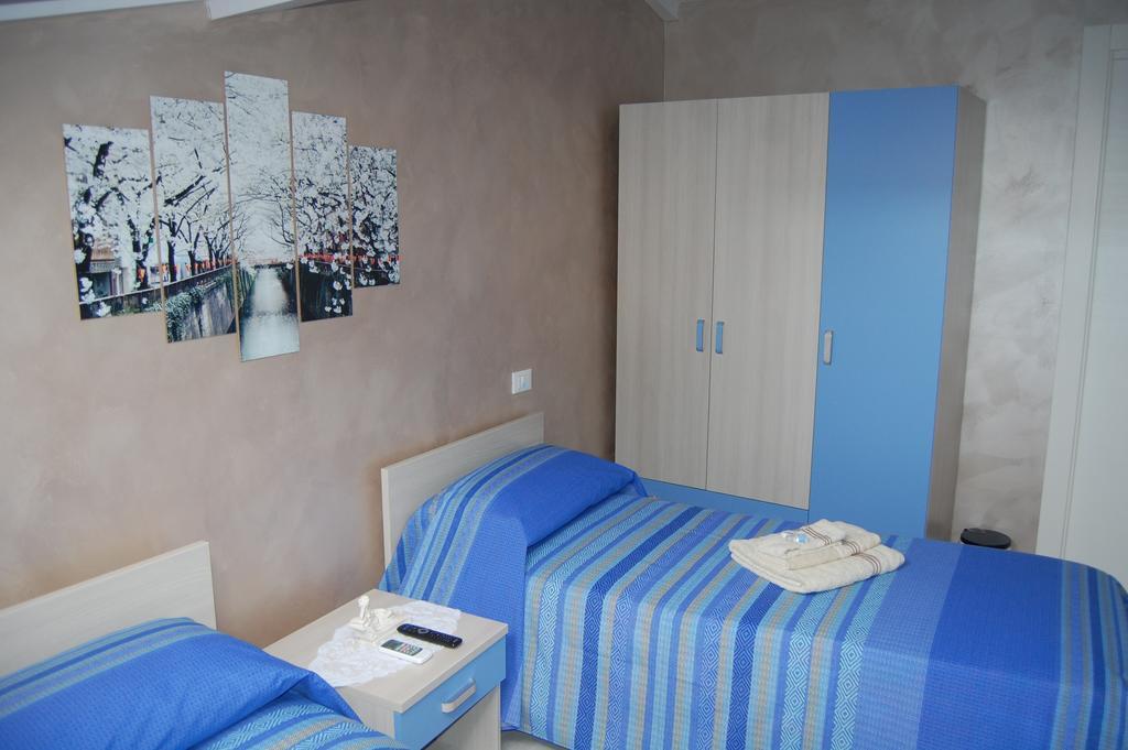 Готель Emily House Montecerboli Екстер'єр фото